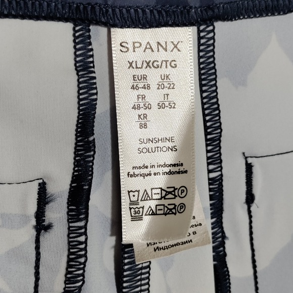 Spanx Sunshine Shorts Womens XL Pull On Chino Beach Casual Floret Navy Blue‎ - Picture 9 of 15